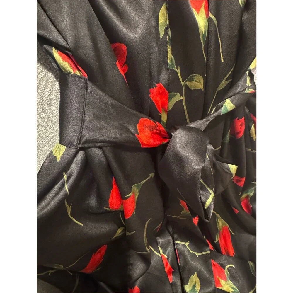 Vtg Y2K Victoria’s Secret Satin Rose Print Robe 2002 Black Silky Tie Front Robe